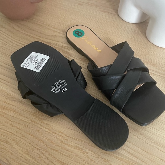 BNWT ⭐️ Black flat shoes fir women size 8 - Picture 2 of 2